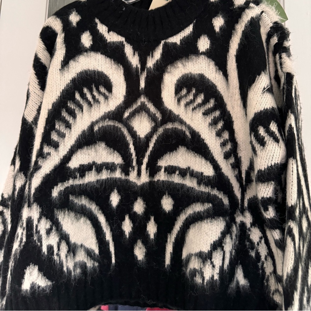 FARM Rio Pineapple Ikat Knit Sweater - Picture 16 of 16